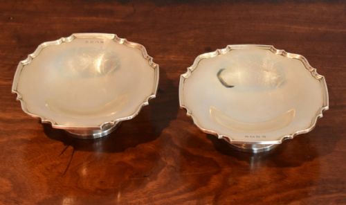 fine pair of silver sweetmeat dishes - CATEGORY: ANTIQUE SILVER - DATED 1940