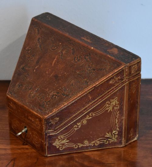 FINE VICTORIAN TOOLED LEATHER STATIONERY BOX - ADDITIONAL PHOTO 3