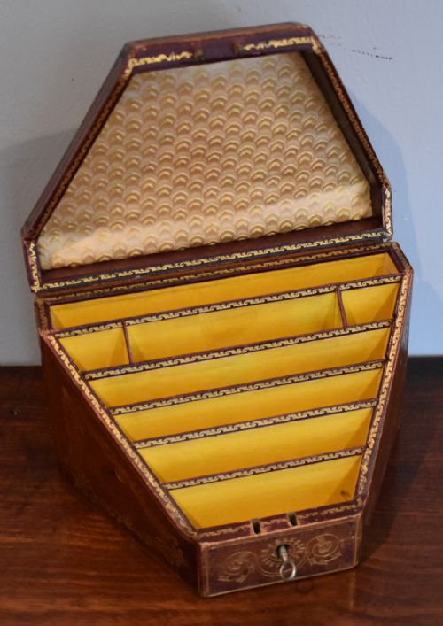 FINE VICTORIAN TOOLED LEATHER STATIONERY BOX - ADDITIONAL PHOTO 7