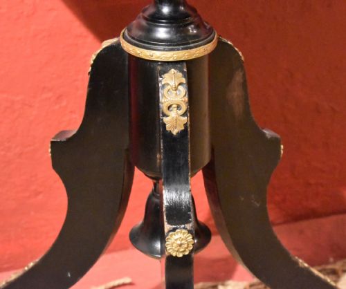 UNUSUAL FRENCH DOLL DISPLAY TABLE - ADDITIONAL PHOTO 3