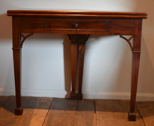 georgian mahogany tea table - CATEGORY: ANTIQUE TABLES - DATED GEORGIAN