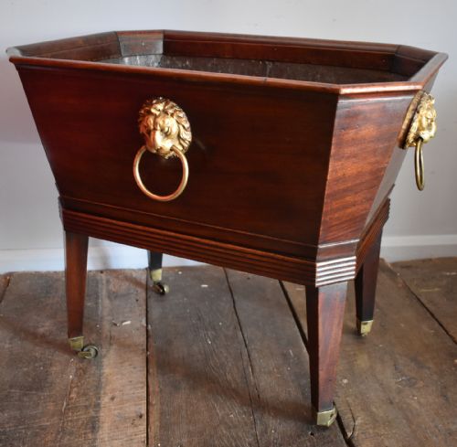 fine georgian mahogany wine cooler cellarette - CATEGORY: ANTIQUE MISCELLANEOUS - DATED 1800