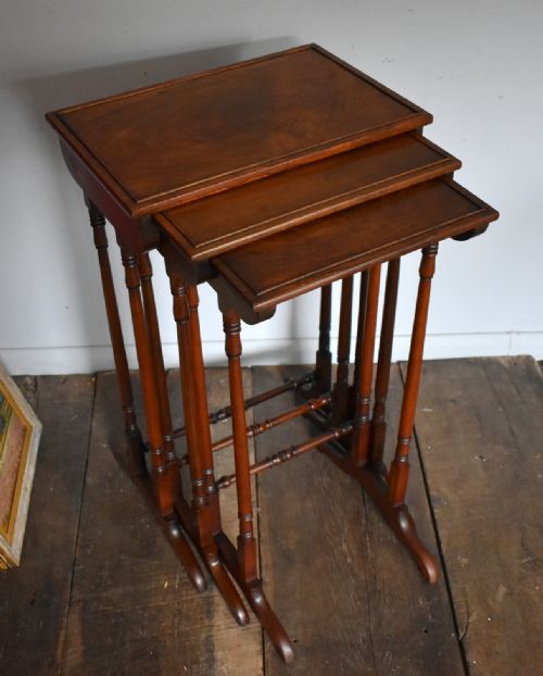 victorian rosewood nest of three tables - CATEGORY: ANTIQUE TABLES - DATED 1860