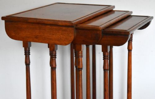 VICTORIAN ROSEWOOD NEST OF THREE TABLES - ADDITIONAL PHOTO 6