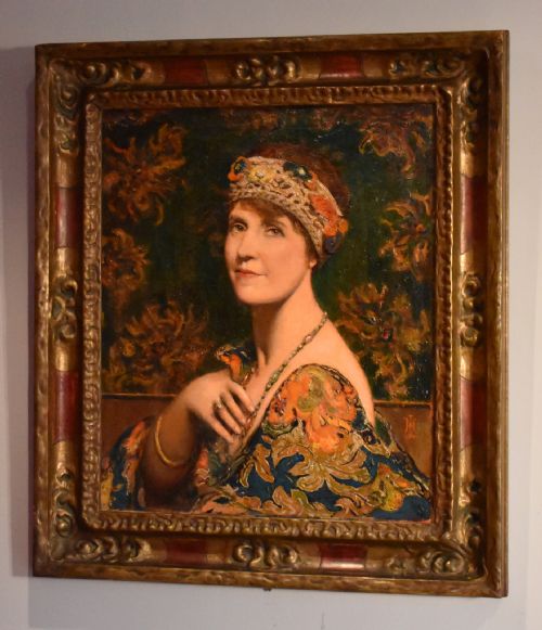 superb oil portrait of a lady - CATEGORY: ANTIQUE ART - DATED 1920