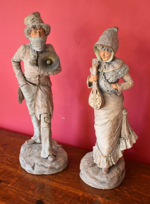 PAIR OF TERRACOTTA FIGURES OF MUSICIANS - ADDITIONAL PHOTO 3