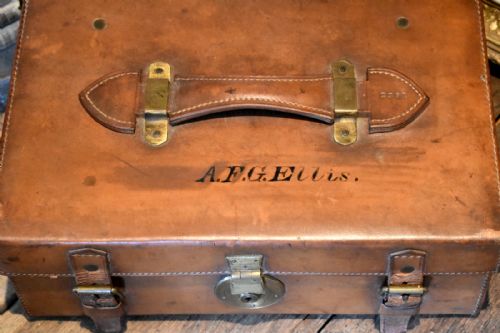 FINE AND UNUSUAL SMALL LEATHER SUITCASE - ADDITIONAL PHOTO 2