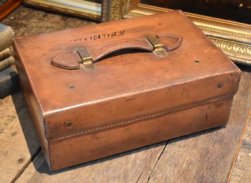FINE AND UNUSUAL SMALL LEATHER SUITCASE - ADDITIONAL PHOTO 4