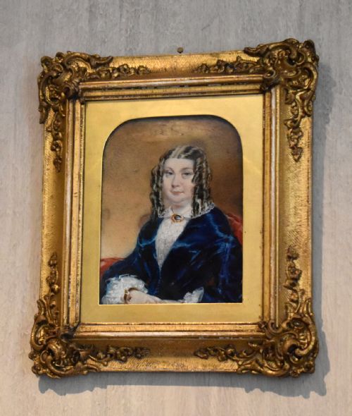 A FINE SET OF THREE FAMILY MINIATURES - ADDITIONAL PHOTO 6