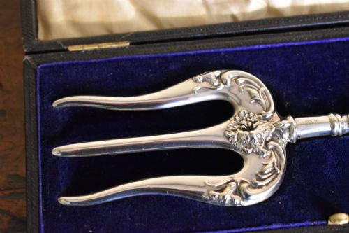 EDWARDIAN SILVER BREAD FORK IN CASE - ADDITIONAL PHOTO 1