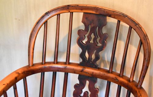 SUPERB YEW WOOD LOW BACK WINDSOR CHAIR - ADDITIONAL PHOTO 4