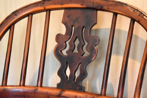 SUPERB YEW WOOD LOW BACK WINDSOR CHAIR - ADDITIONAL PHOTO 5