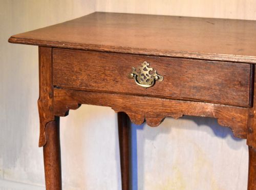 EARLY GEORGIAN OAK SIDE TABLE - ADDITIONAL PHOTO 1