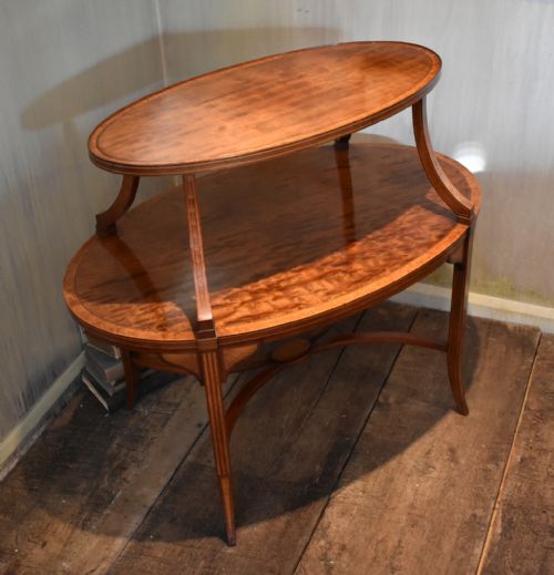 FINE FIDDLEBACK MAHOGANY ETAGERE TABLE - ADDITIONAL PHOTO 2
