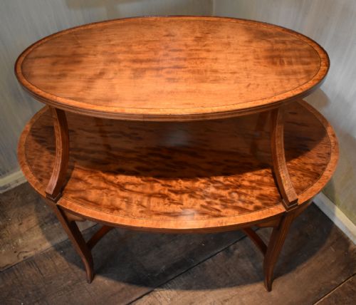 FINE FIDDLEBACK MAHOGANY ETAGERE TABLE - ADDITIONAL PHOTO 3