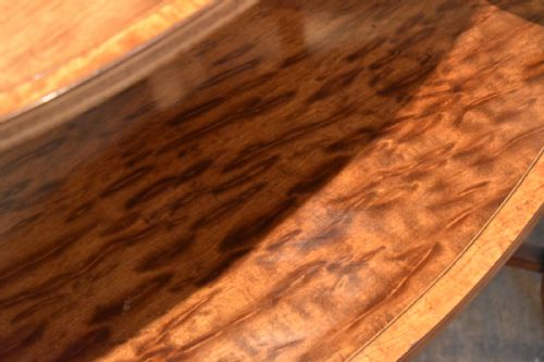 FINE FIDDLEBACK MAHOGANY ETAGERE TABLE - ADDITIONAL PHOTO 7