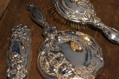 FINE ART NOUVEAU SILVER DRESSING TABLE SET - ADDITIONAL PHOTO 4