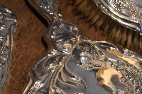 FINE ART NOUVEAU SILVER DRESSING TABLE SET - ADDITIONAL PHOTO 7