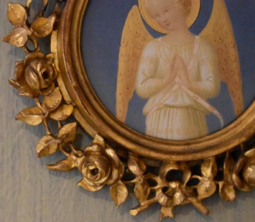 ANGEL PAINTING AFTER FRA ANGELICO IN GILTWOOD FRAME - ADDITIONAL PHOTO 3