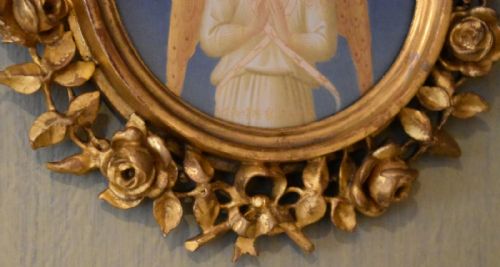 ANGEL PAINTING AFTER FRA ANGELICO IN GILTWOOD FRAME - ADDITIONAL PHOTO 9