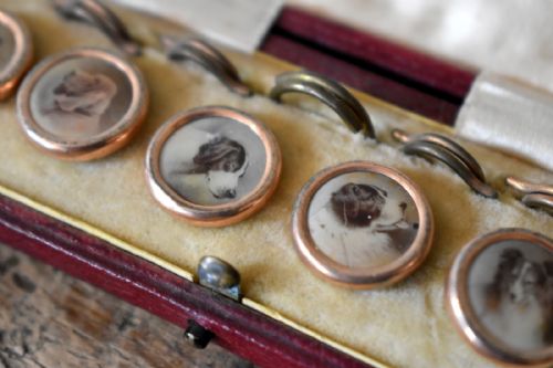 UNUSUAL SET OF DOG DESIGN BUTTONS - ADDITIONAL PHOTO 3