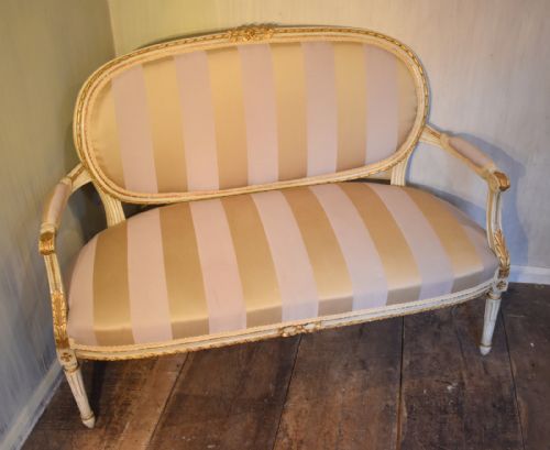 FINE SMALL PAINTED AND GILDED SOFA - ADDITIONAL PHOTO 1