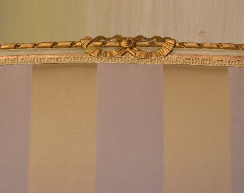FINE SMALL PAINTED AND GILDED SOFA - ADDITIONAL PHOTO 4