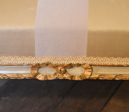FINE SMALL PAINTED AND GILDED SOFA - ADDITIONAL PHOTO 5