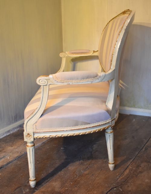 FINE SMALL PAINTED AND GILDED SOFA - ADDITIONAL PHOTO 8