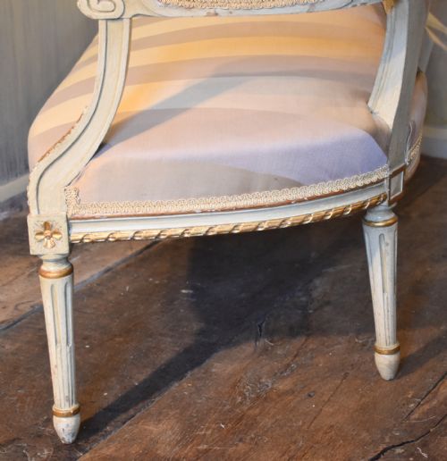 FINE SMALL PAINTED AND GILDED SOFA - ADDITIONAL PHOTO 9