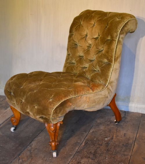 victorian walnut upholstered chair - CATEGORY: ANTIQUE CHAIRS - DATED 1850