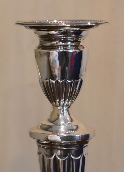 FINE QUALITY PAIR OF SILVER PLATE CANDLESTICKS - ADDITIONAL PHOTO 4