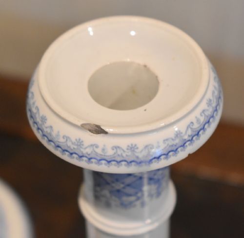 UNUSUAL PAIR OF BLUE AND WHITE CANDLESTICKS - ADDITIONAL PHOTO 4