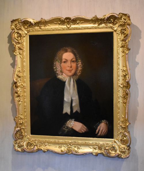 LARGE PAIR OF VICTORIAN OIL PORTRAITS - ADDITIONAL PHOTO 2