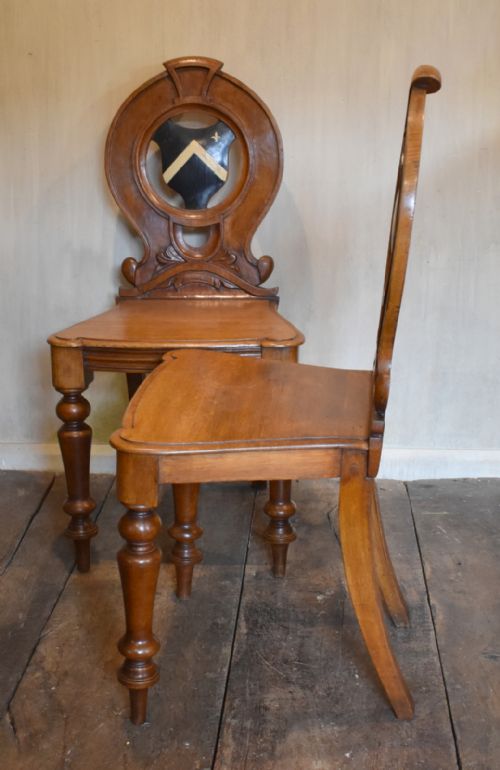 PAIR OF VICTORIAN OAK HALL CHAIRS WITH PAINTED HERALDIC PANELS - ADDITIONAL PHOTO 3