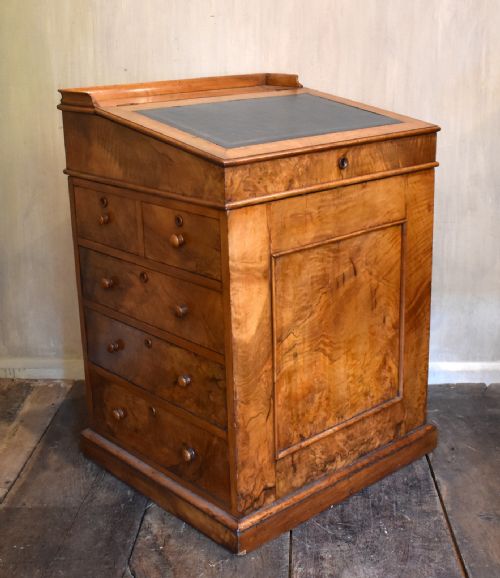 fine quality figured walnut pedestal davenport desk - CATEGORY: ANTIQUE DESKS - DATED 1850