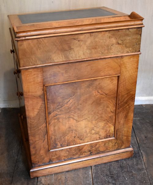 FINE QUALITY FIGURED WALNUT PEDESTAL DAVENPORT DESK - ADDITIONAL PHOTO 6