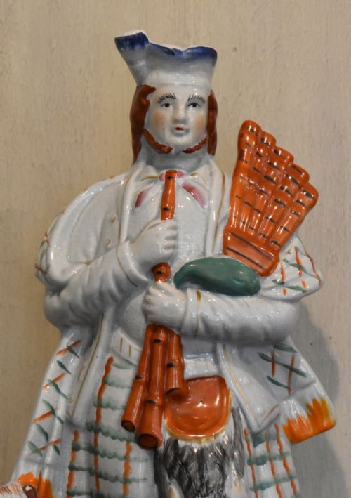 LARGE STAFFORDSHIRE FLAT BACK SCOTTISH PIPER WITH DOG - ADDITIONAL PHOTO 1