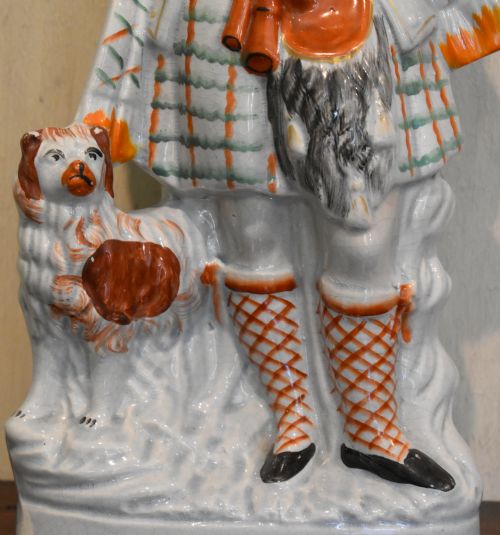 LARGE STAFFORDSHIRE FLAT BACK SCOTTISH PIPER WITH DOG - ADDITIONAL PHOTO 2