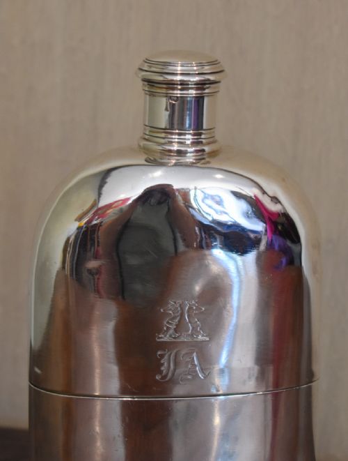 FINE EARLY VICTORIAN SOLID SILVER HIP FLASK - ADDITIONAL PHOTO 2