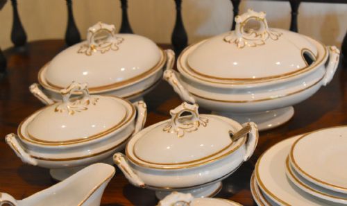 EXTENSIVE VICTORIAN CHILDS TOY DINNER SERVICE - ADDITIONAL PHOTO 2