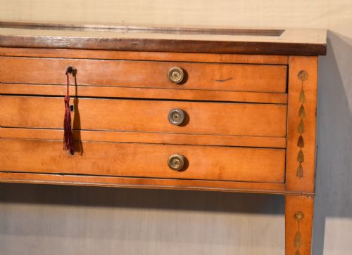 LATE GEORGIAN SATINWOOD BIJOUTERIE TABLE - ADDITIONAL PHOTO 3