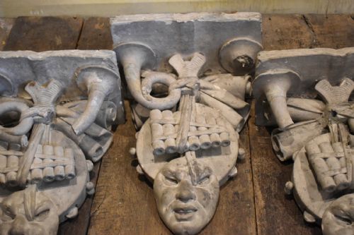 SET OF THREE GEORGIAN PLASTER WALL BRACKETS - ADDITIONAL PHOTO 4