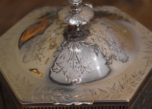 FINE VICTORIAN SILVER PLATE BISCUIT BOX OR BARREL - ADDITIONAL PHOTO 5