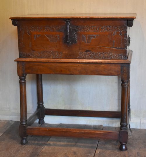 italian renaissance cedar box on later stand - CATEGORY: ANTIQUE BOXES - DATED BEFORE 1700