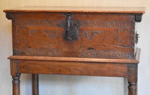 ITALIAN RENAISSANCE CEDAR BOX ON LATER STAND - ADDITIONAL PHOTO 1