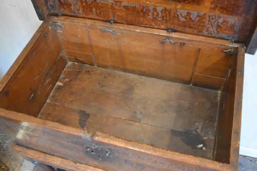 ITALIAN RENAISSANCE CEDAR BOX ON LATER STAND - ADDITIONAL PHOTO 9