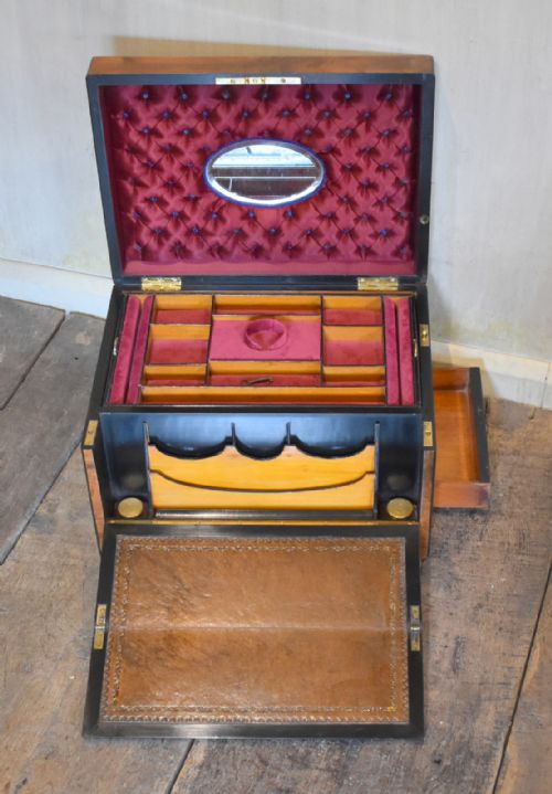 LARGE VICTORIAN FIGURED WALNUT JEWELLERY AND WRITING BOX - ADDITIONAL PHOTO 8