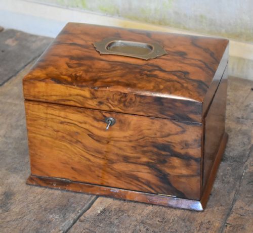 fine quality figured walnut victorian jewellery box - CATEGORY: ANTIQUE BOXES - DATED 1870