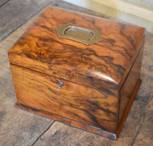 FINE QUALITY FIGURED WALNUT VICTORIAN JEWELLERY BOX - ADDITIONAL PHOTO 1